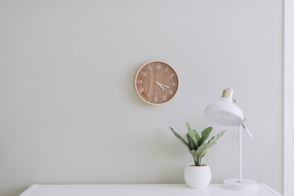 samantha-gades-BlIhVfXbi9s-unsplash virtual declutter coaching